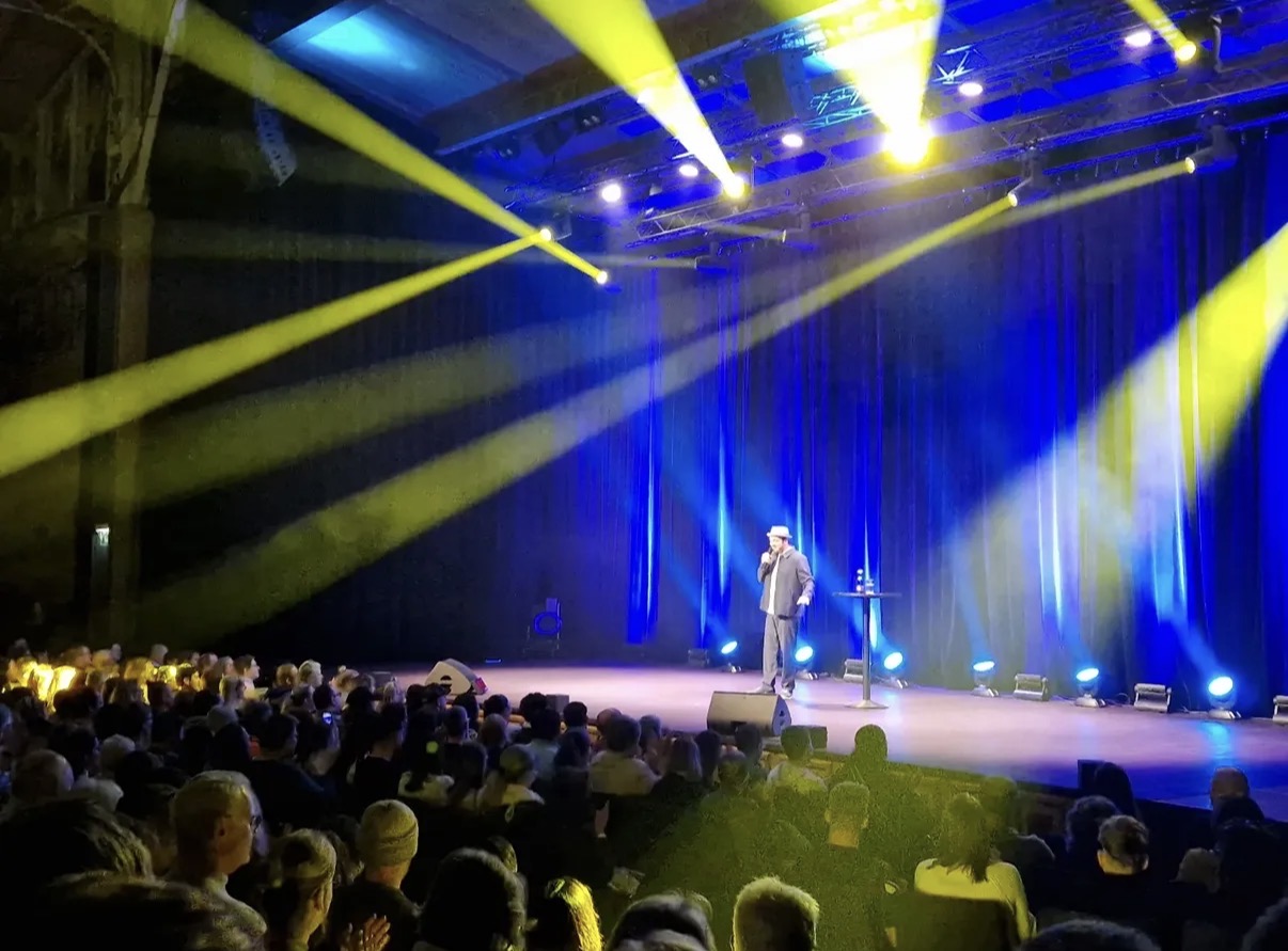 Ich hab Tränen gelacht. Kein Scherz.